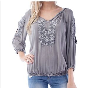 Solitaire Cold Shoulder Top